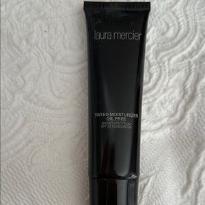 Laura Mercier Tinted Moisturizer - Black
